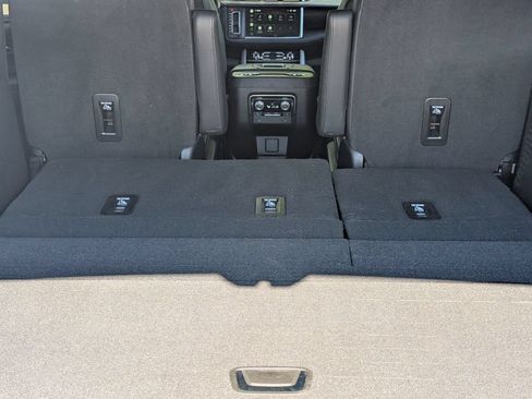Used 2022 GMC Yukon Denali AWD/4WD image 22