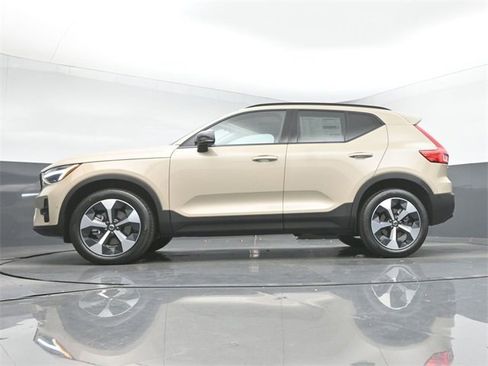 New 2026 Volvo XC40 B4 Plus w/ Protection Package Premier image 44