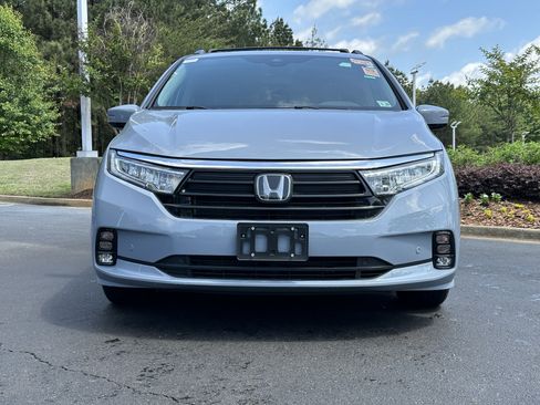Used 2024 Honda Odyssey Elite image 3