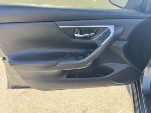 Used 2018 Nissan Altima 2.5 SV FWD image 9