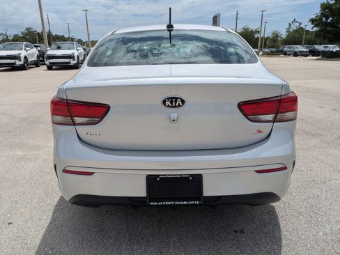 Certified 2021 Kia Rio S FWD image 5