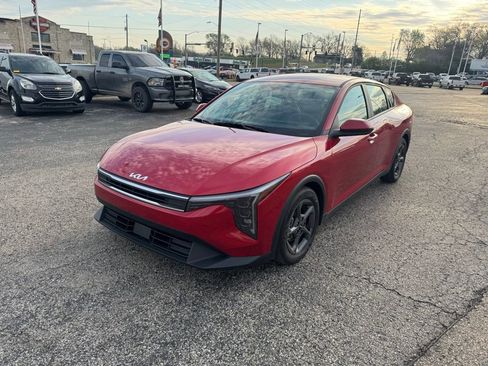 Used 2025 Kia K4 LXS image 3
