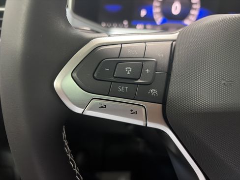 New 2026 Volkswagen Taos SE image 19