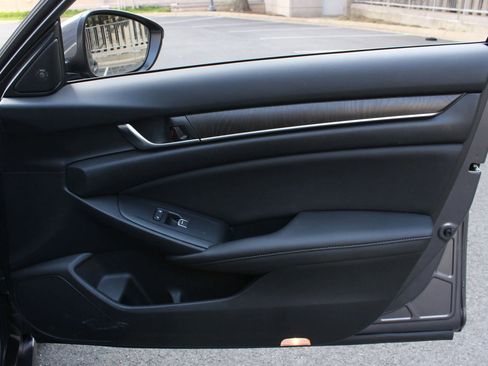 Used 2020 Honda Accord EX-L image 27
