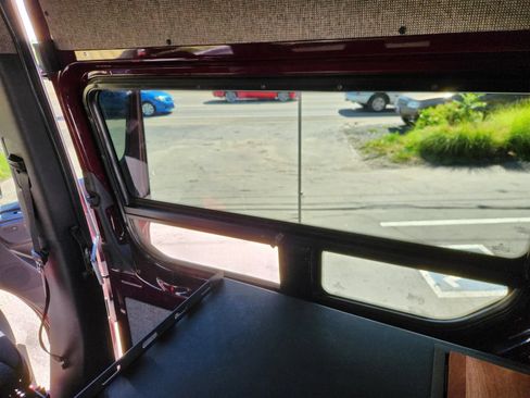 Used 2024 Mercedes-Benz Sprinter 2500 image 82