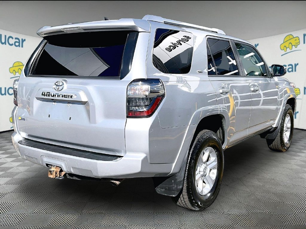 Used 2018 Toyota 4Runner SR5 AWD/4WD image 7