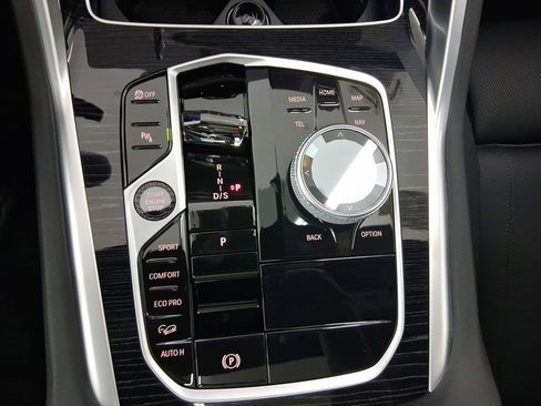 New 2026 BMW X6 xDrive40i w/ Executive Package image 16