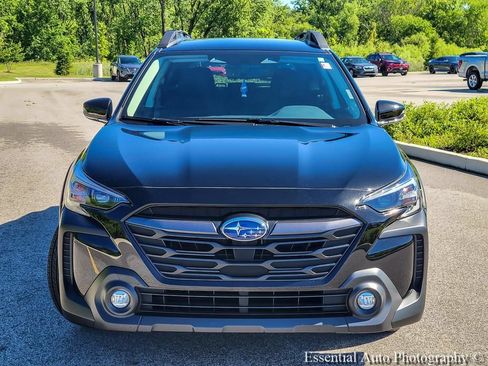 Used 2025 Subaru Outback Premium AWD/4WD image 4