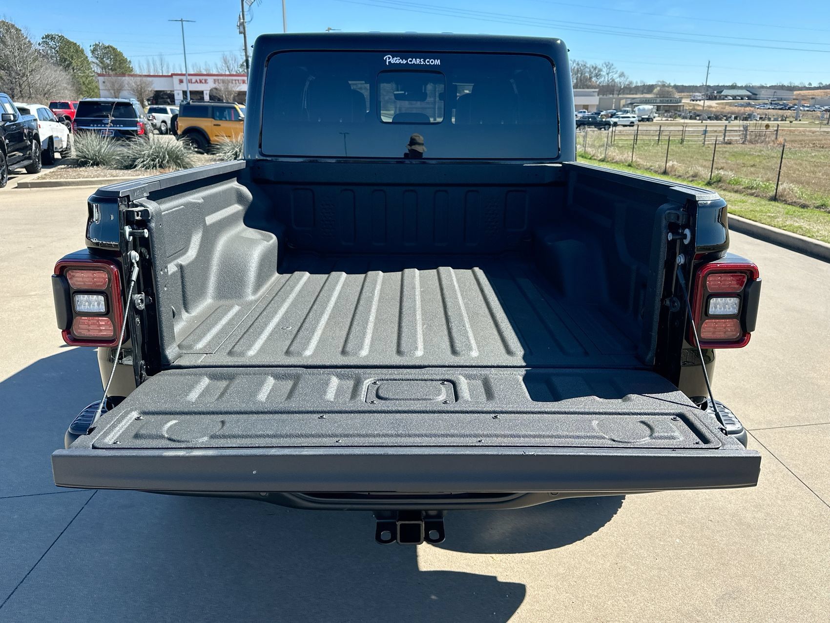 Used 2025 Jeep Gladiator Mojave AWD/4WD image 23