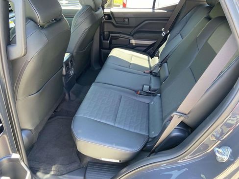 Used 2025 Toyota 4Runner TRD Off-Road Premium AWD/4WD image 19