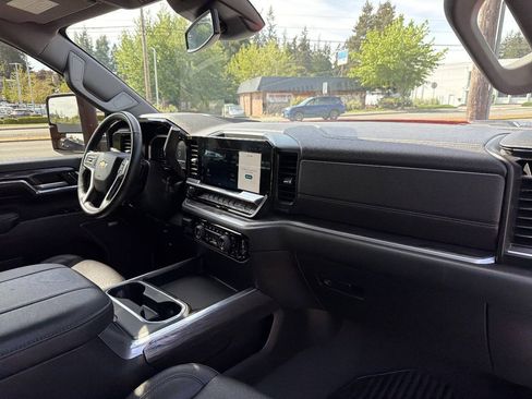 Used 2024 Chevrolet Silverado 2500 LTZ w/ LTZ Convenience Package AWD/4WD image 24