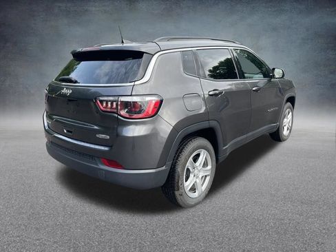 Used 2023 Jeep Compass Latitude w/ Convenience Group AWD/4WD image 11