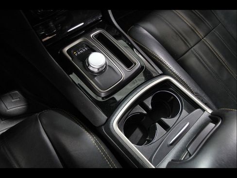 Used 2016 Chrysler 300 S w/ 300S Premium Group image 17