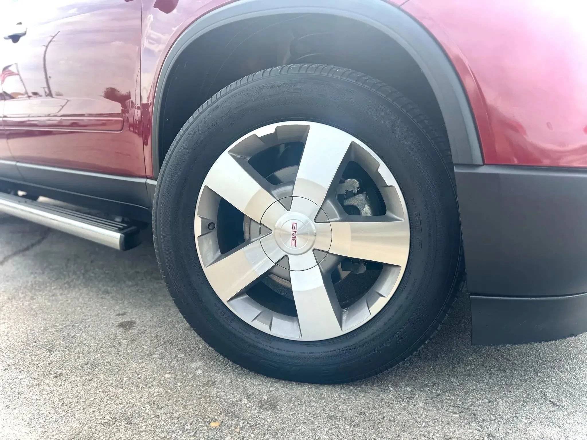 Used 2011 GMC Acadia SLE FWD image 33