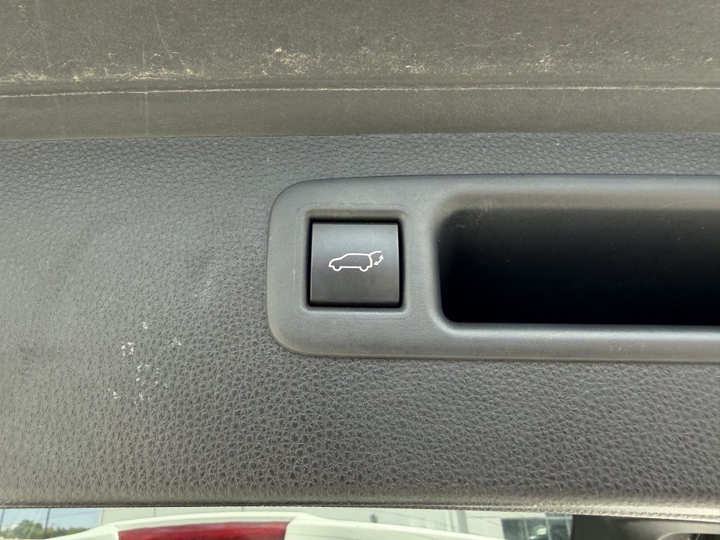 Used 2020 Toyota Highlander XLE FWD image 27