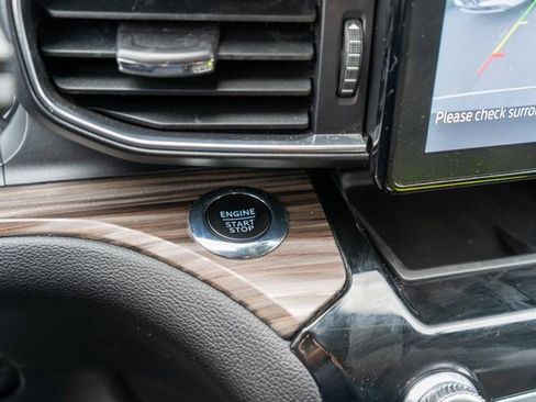 Used 2023 Ford Explorer Limited image 29