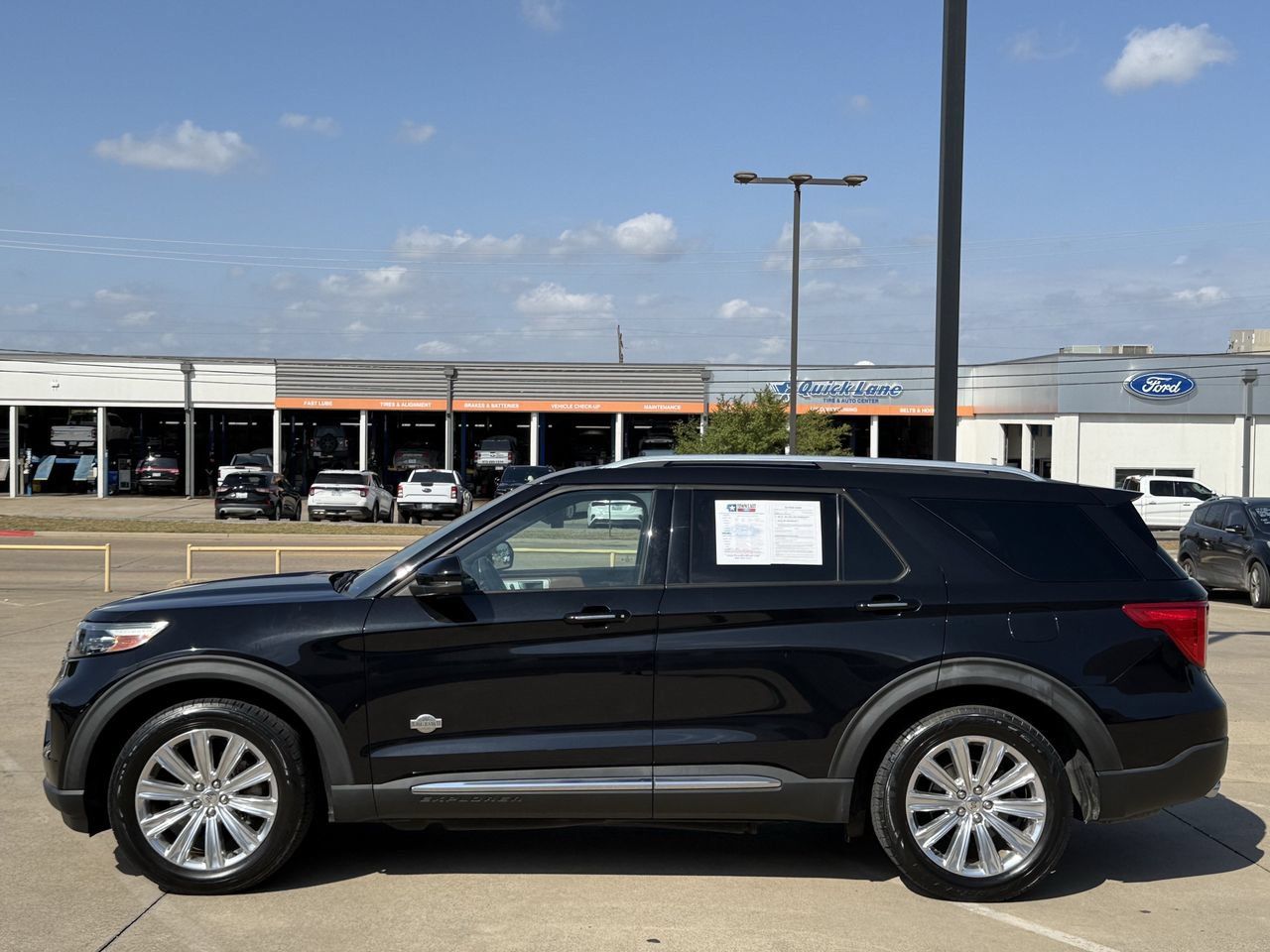 Used 2021 Ford Explorer King Ranch w/ Premium Technology Package RWD image 3
