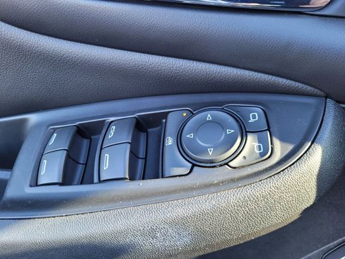 Used 2018 Chevrolet Volt LT image 24