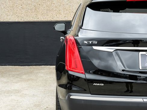 Used 2017 Cadillac XT5 Platinum AWD/4WD image 63