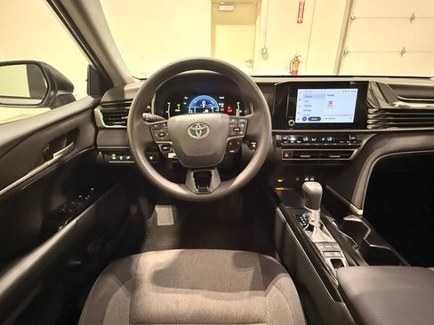 Used 2025 Toyota Camry LE FWD image 26