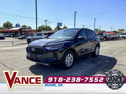 Used 2025 Ford Escape Active w/ Tech Pack #1 AWD/4WD image 3