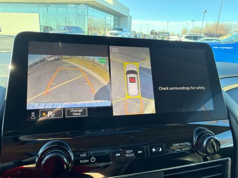 Used 2024 INFINITI QX80 Luxe image 32