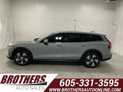 Used 2025 Volvo V60 B5 Cross Country Plus