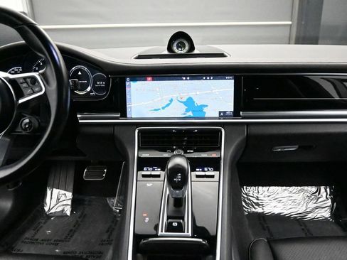 Used 2020 Porsche Panamera 4 image 26
