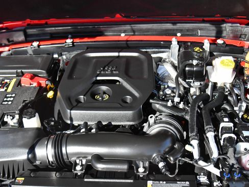 Used 2025 Jeep Wrangler Sahara image 49