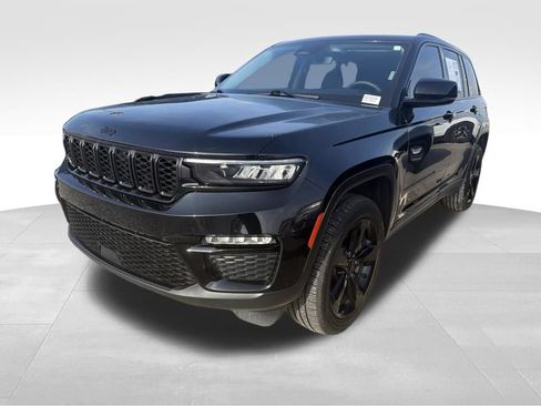 Used 2023 Jeep Grand Cherokee Limited w/ Black Appearance Package AWD/4WD image 8