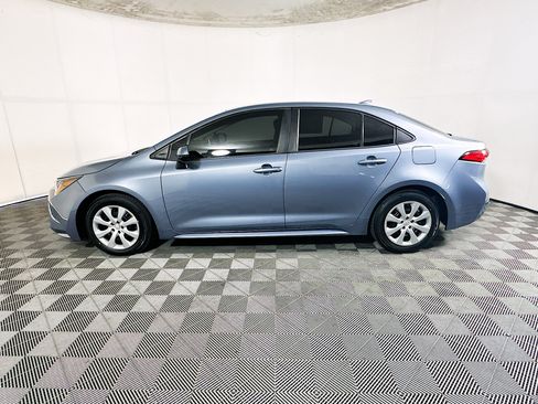 Used 2021 Toyota Corolla LE FWD image 6