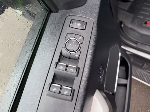 Used 2017 Ford F250 Lariat w/ Lariat Value Package image 13