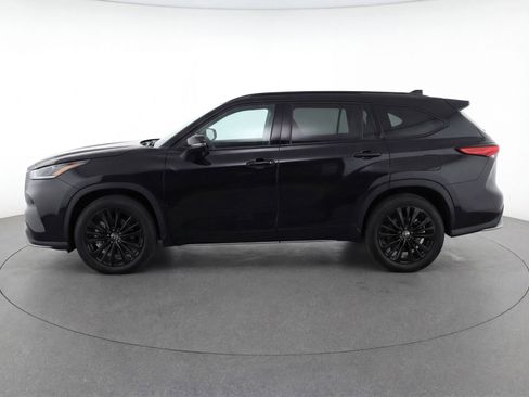 Used 2024 Toyota Highlander XSE FWD image 5