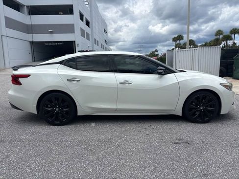 Used 2017 Nissan Maxima SR FWD image 2