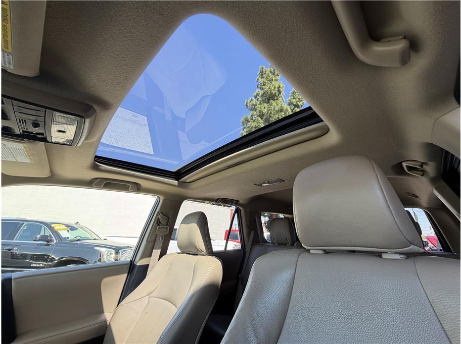 Used 2012 Toyota 4Runner Limited AWD/4WD image 29