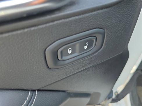 Used 2023 Jeep Gladiator Overland image 15