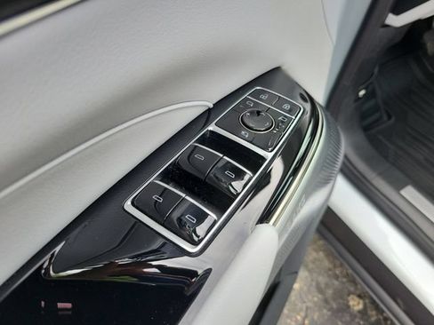 Used 2024 Cadillac Lyriq Luxury AWD/4WD image 23