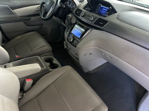 Used 2014 Honda Odyssey Touring image 17