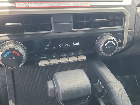 Certified 2024 Toyota Tacoma SR5 AWD/4WD image 15