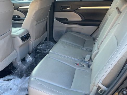 Used 2015 Toyota Highlander XLE image 7