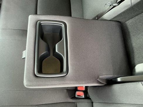 Used 2024 Toyota Venza LE AWD/4WD image 32