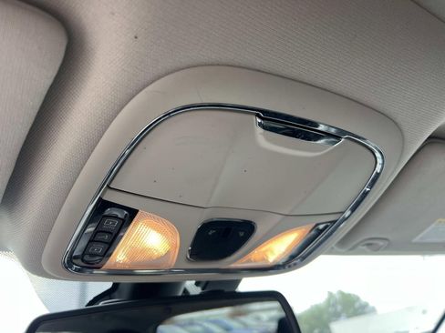 Used 2015 Jeep Cherokee Latitude w/ Comfort/Convenience Group image 31