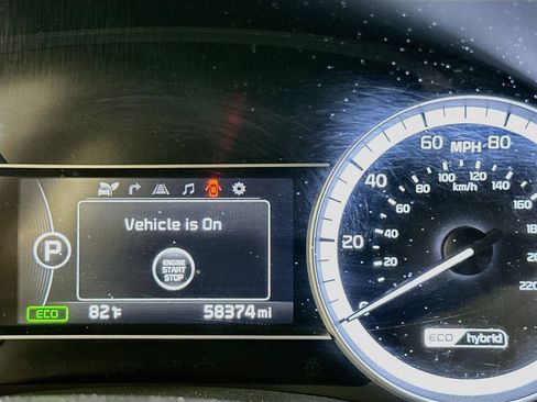 Used 2018 Kia Niro Touring FWD image 19