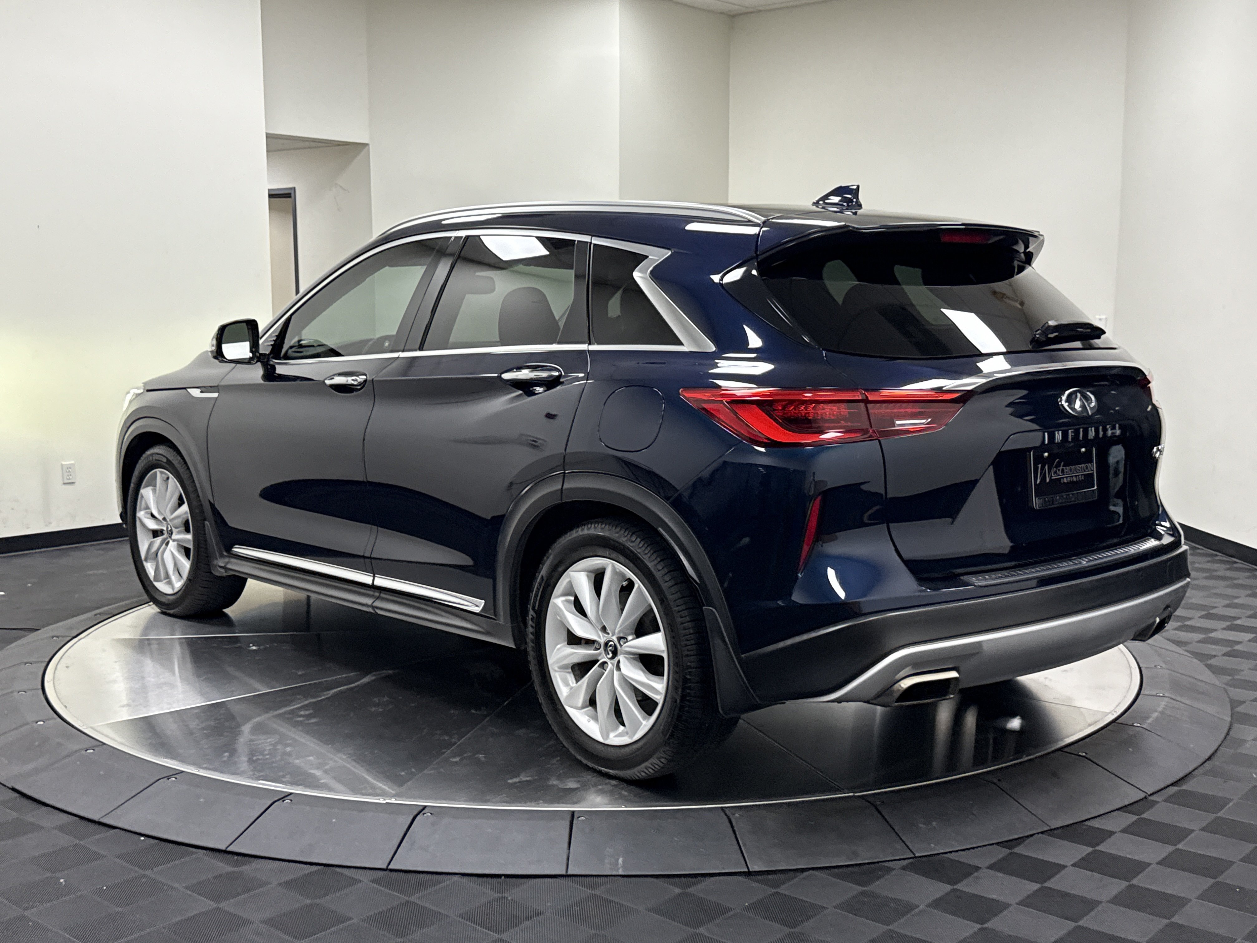 Used 2019 INFINITI QX50 FWD image 5