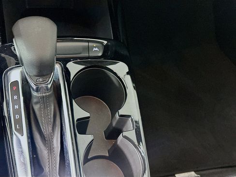 Used 2025 Chevrolet Trax LT image 24