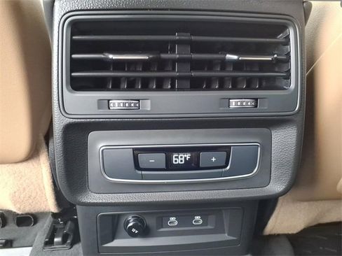 Used 2025 Audi Q7 2.0T Premium Plus w/ Premium Plus Package image 9