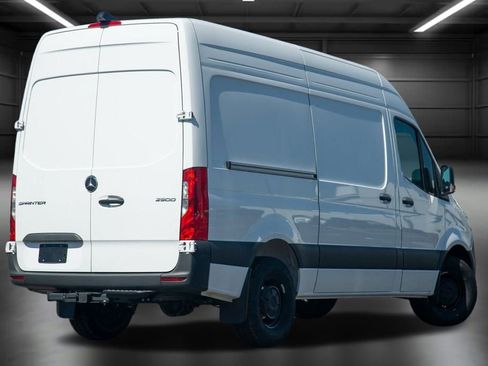 Used 2024 Mercedes-Benz Sprinter 144 Cargo image 10