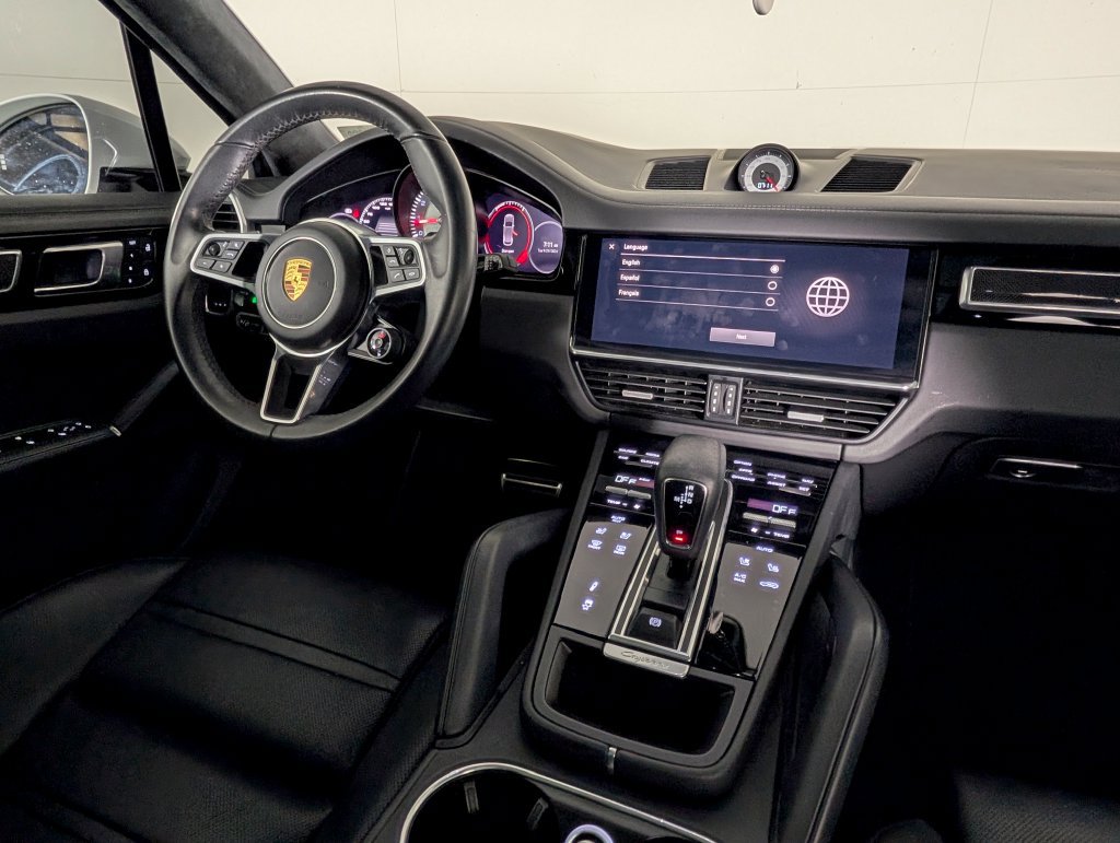 Certified 2023 Porsche Cayenne GTS AWD/4WD image 21