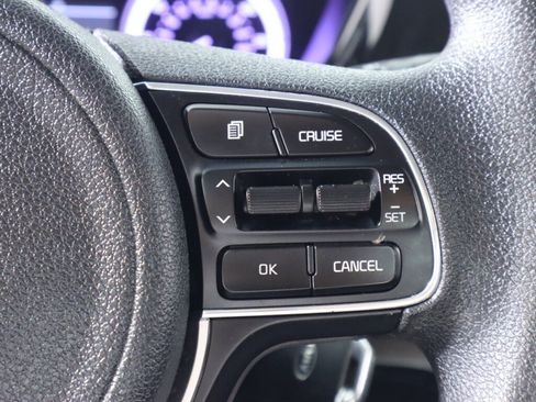 Used 2020 Kia Niro LX FWD image 13