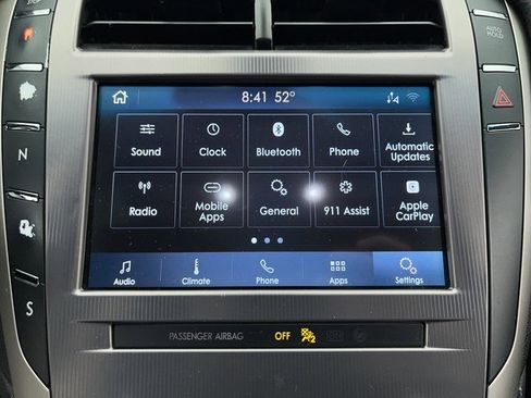 Used 2020 Lincoln MKZ image 18